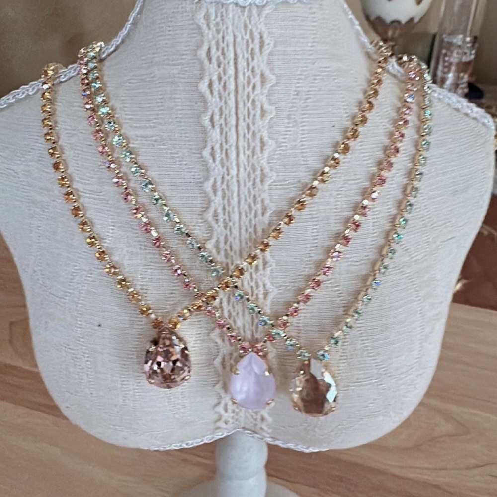 New Gorgeous Feminine Crystal pendant on a crystal chain